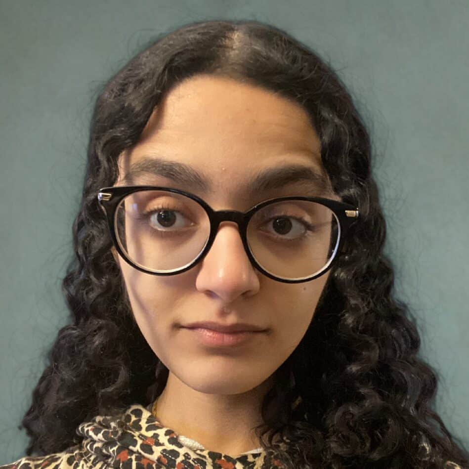 Julia Resully